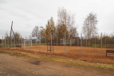 В деревне Кузовино появилась новая универсальная спортивная площадка
