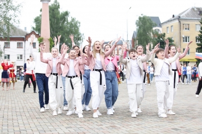 В День России в Твери сводный хор под открытым небом исполнил гимн страны