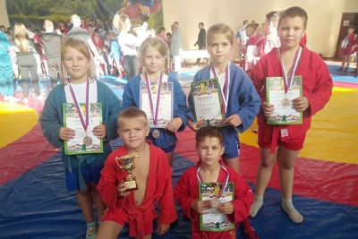 Калашниковские борцы взяли награды турнира по самбо в Торжке