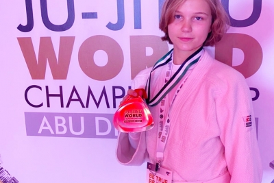 Карина Аширова из поселка Калашниково завоевала «серебро» Чемпионата мира по джиу-джитсу