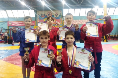 Лихославльские борцы вернулись с наградами турнира «Юный самбист»
